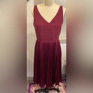 Banana Republic Pleated Holiday Dress , Size 6 NWT